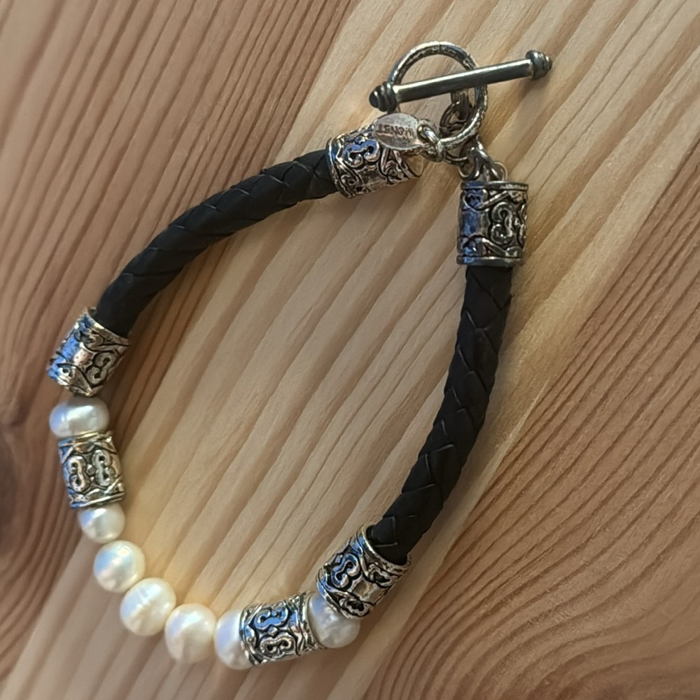 Vintage MONET Pearl Bracelet